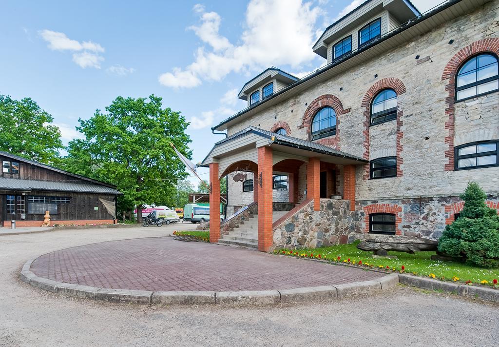 Veskisilla Hotel Turi ภายนอก รูปภาพ