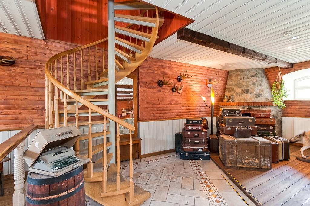 Veskisilla Hotel Turi ภายนอก รูปภาพ