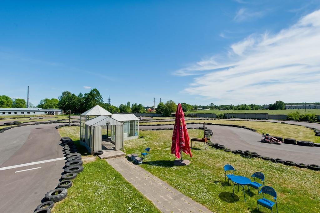 Veskisilla Hotel Turi ภายนอก รูปภาพ